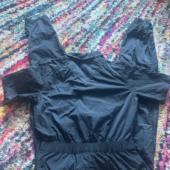 Jordan Women's Black Short-Sleeve Jacket - Picture 4 of 4